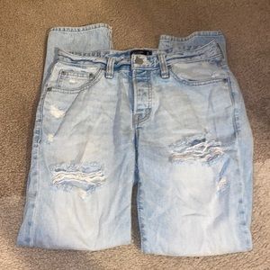 Abercrombie& Fitch slim boyfriend light wash jeans
